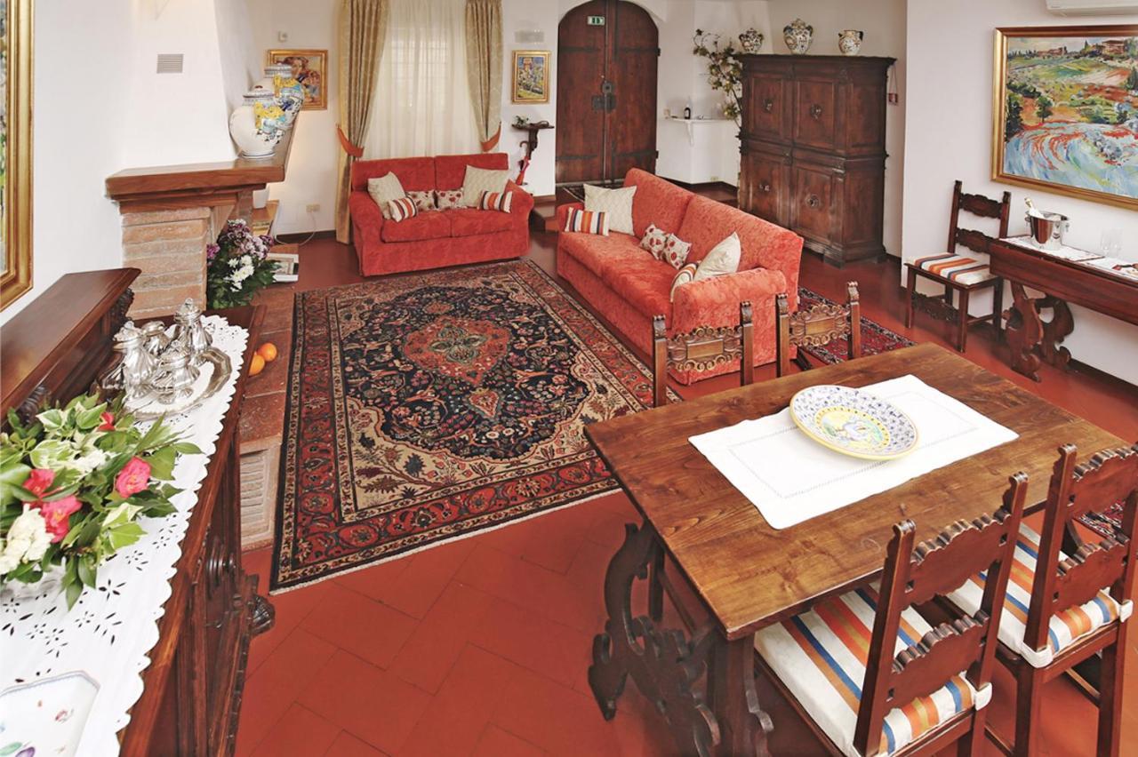 Apartment In B&B Del Giglio San Donato in Poggio Ngoại thất bức ảnh